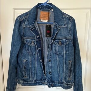 Women’s NWT Levi’s Blue Denim Jacket 🏷️ 
#levis #denimjacket #nwt